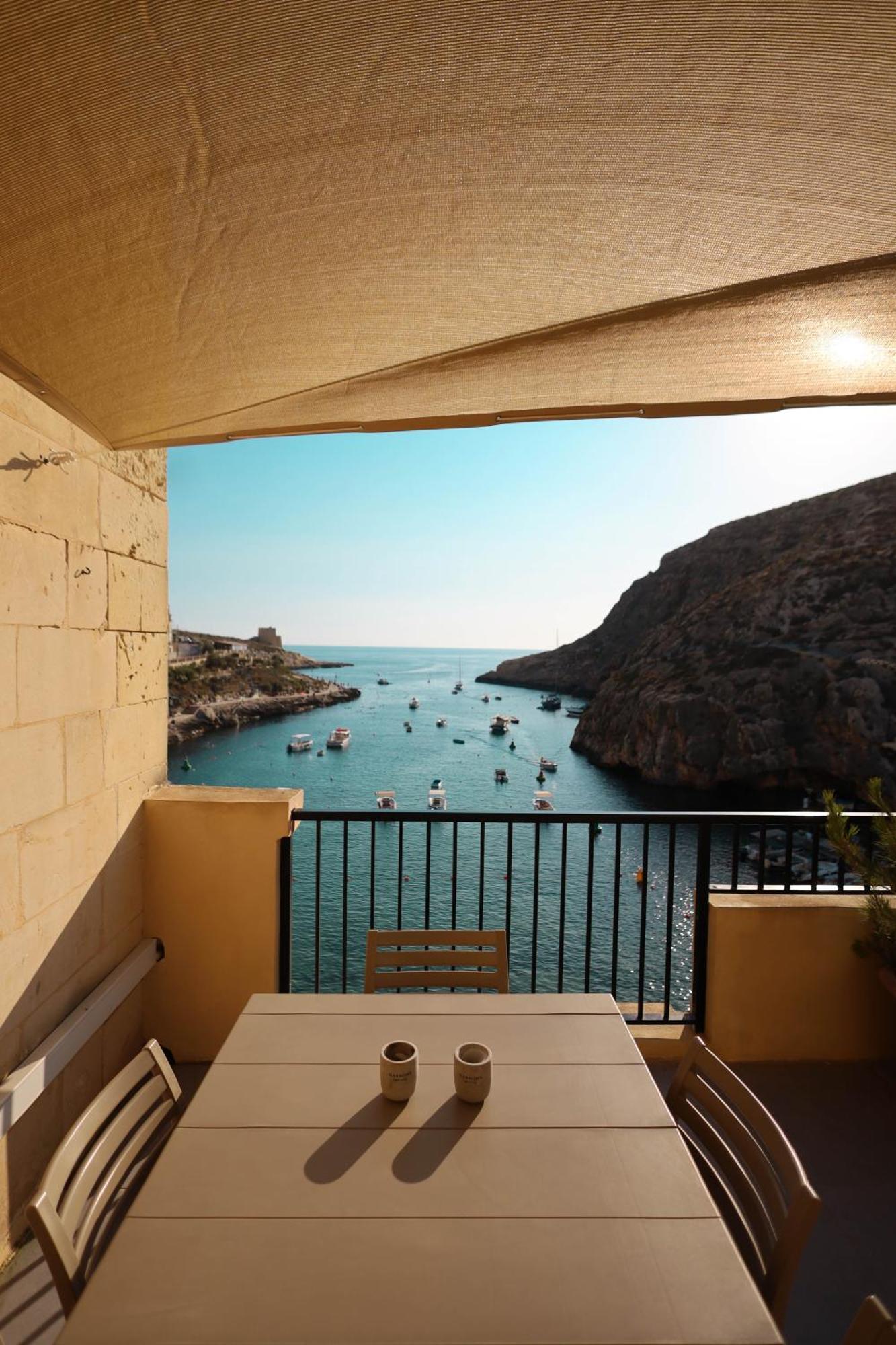 Seafront Duplex Penthouse With Terrace Overlooking Xlendi Bay المظهر الخارجي الصورة