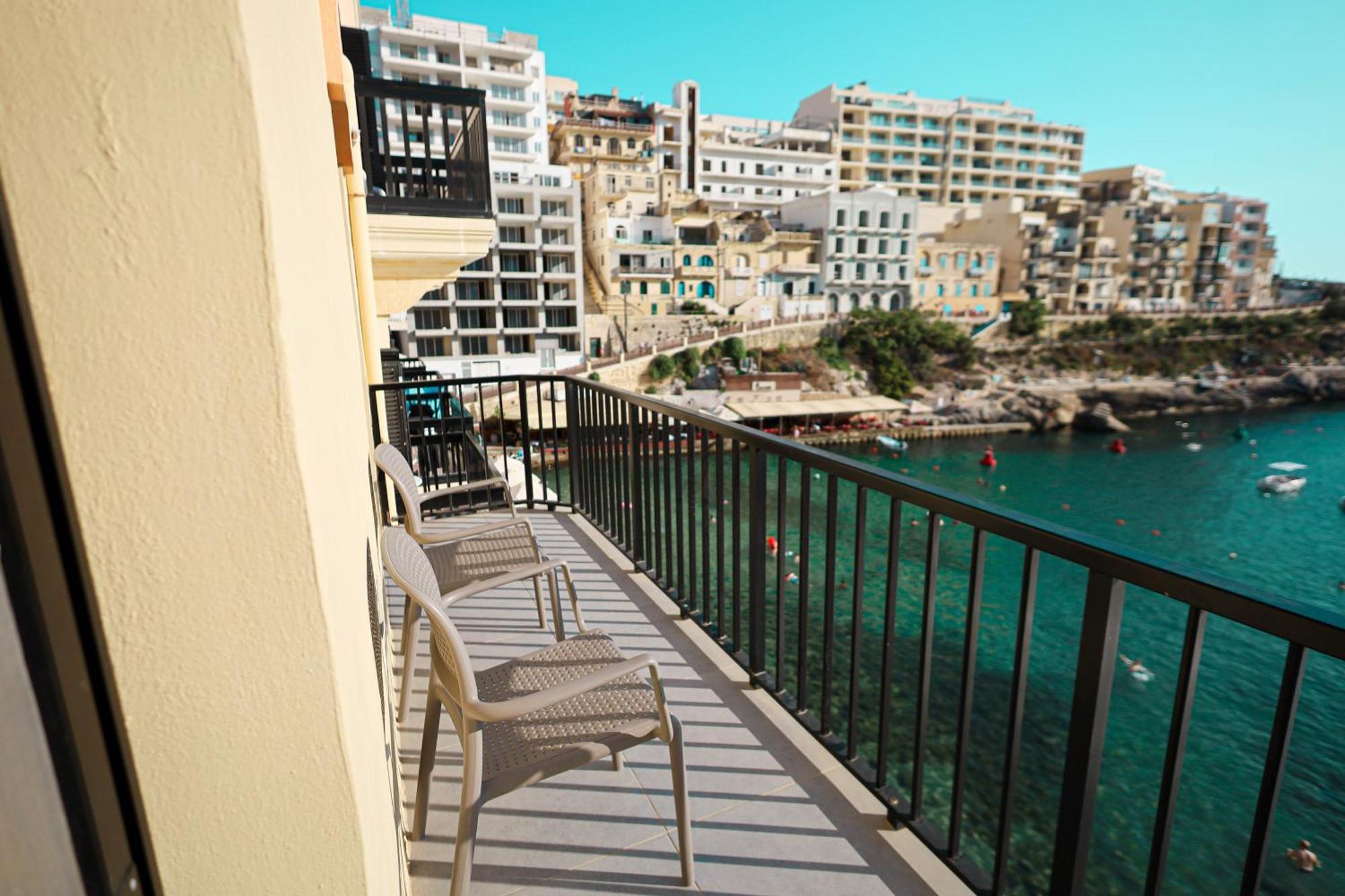 Seafront Duplex Penthouse With Terrace Overlooking Xlendi Bay المظهر الخارجي الصورة