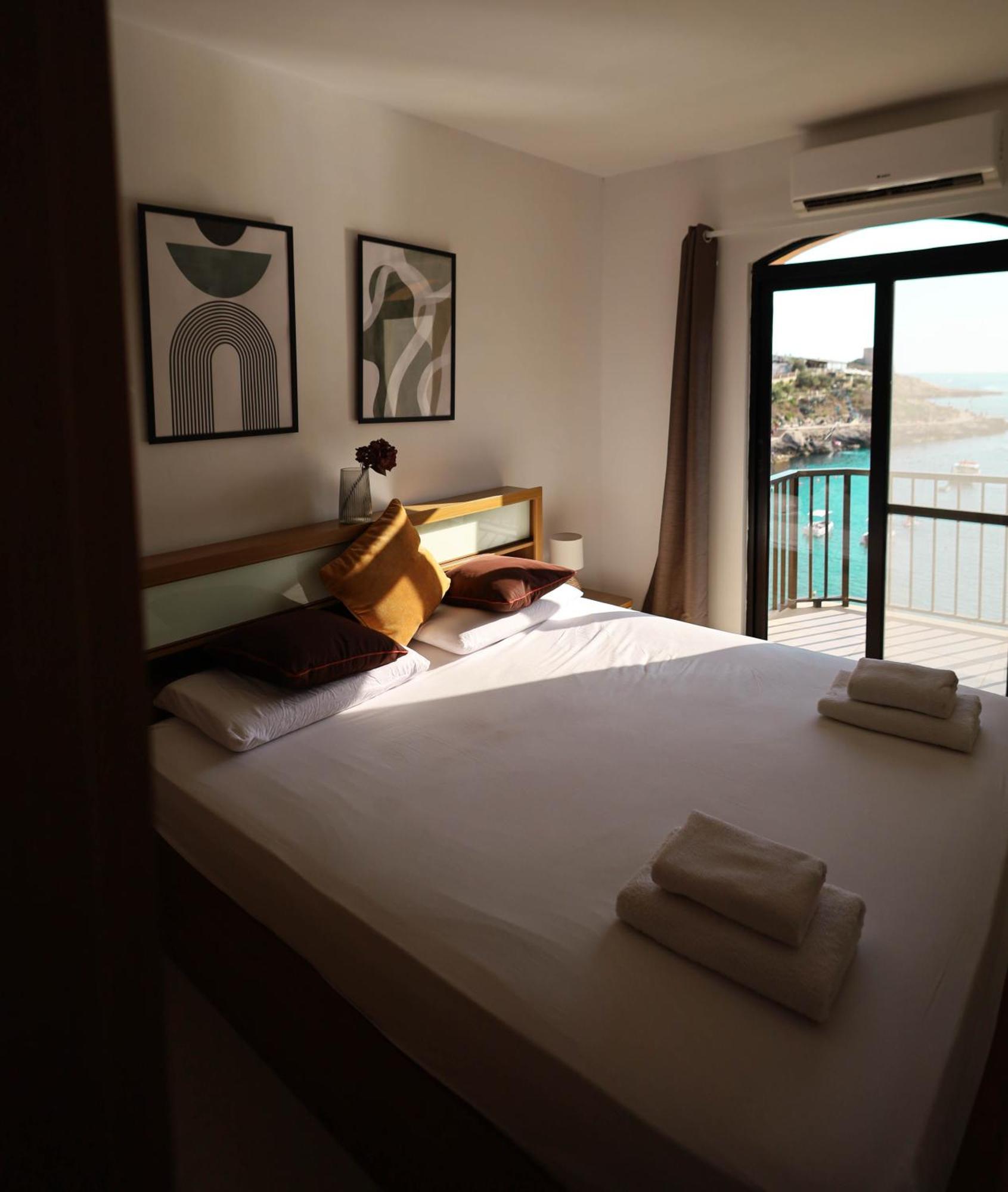 Seafront Duplex Penthouse With Terrace Overlooking Xlendi Bay المظهر الخارجي الصورة