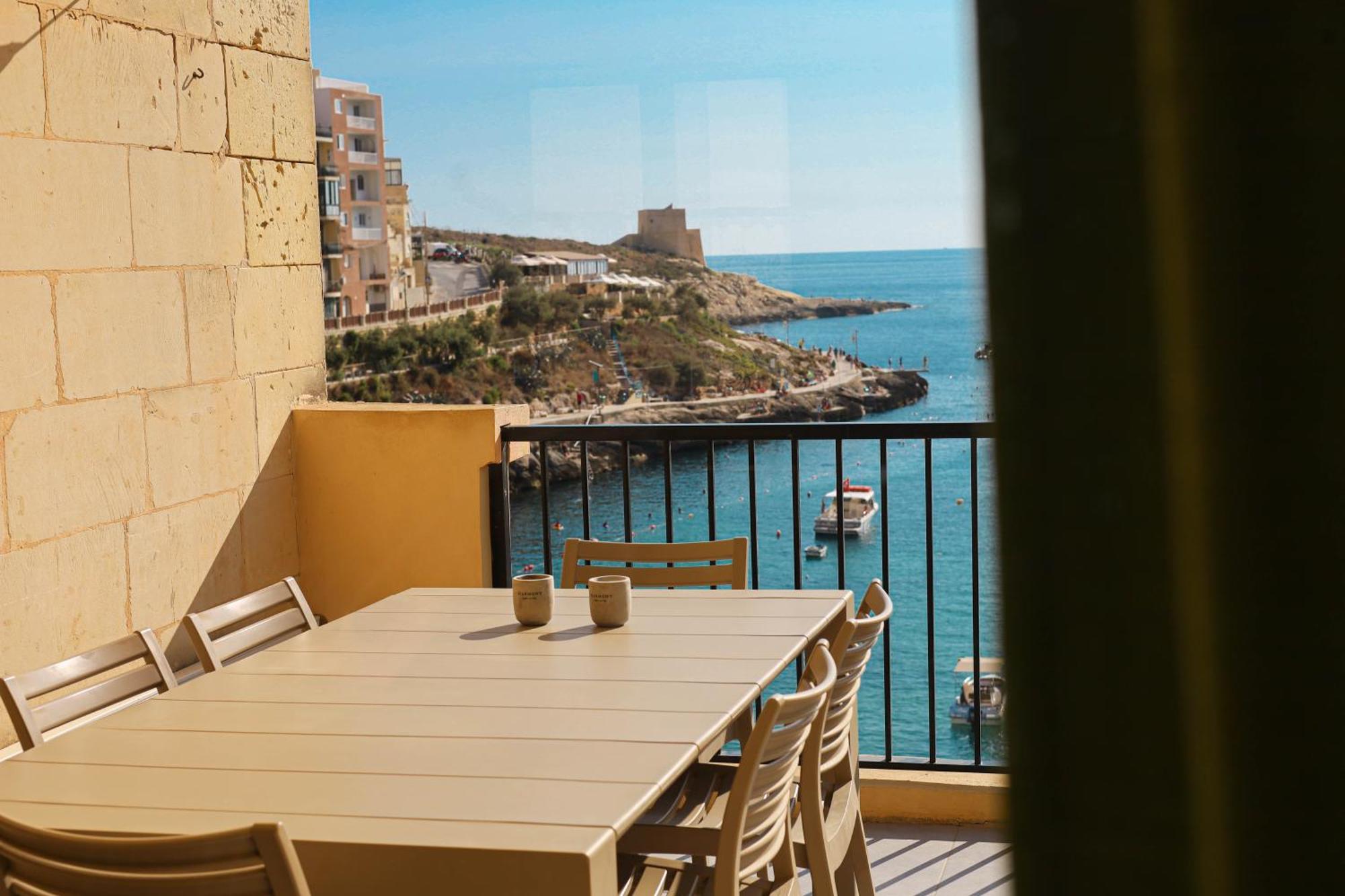 Seafront Duplex Penthouse With Terrace Overlooking Xlendi Bay المظهر الخارجي الصورة